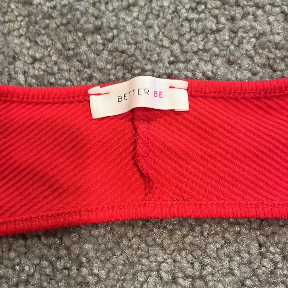 Red crop top - Picture 3 of 4